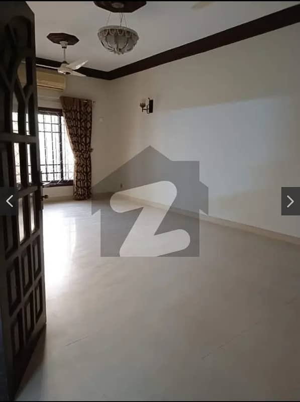 400 Yard Double Storey Bungalow Available For Rent Block 5 Gulshan-e-Iqbal Roshan Associates key Available 8