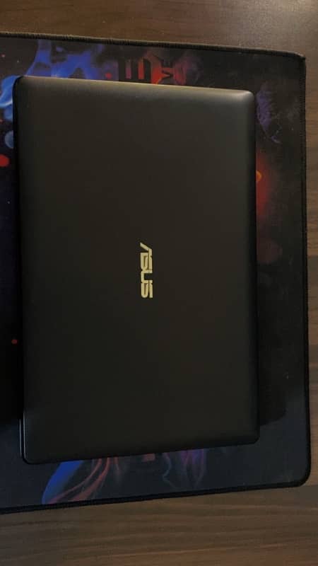 ASUS Touchscreen Laptop 1