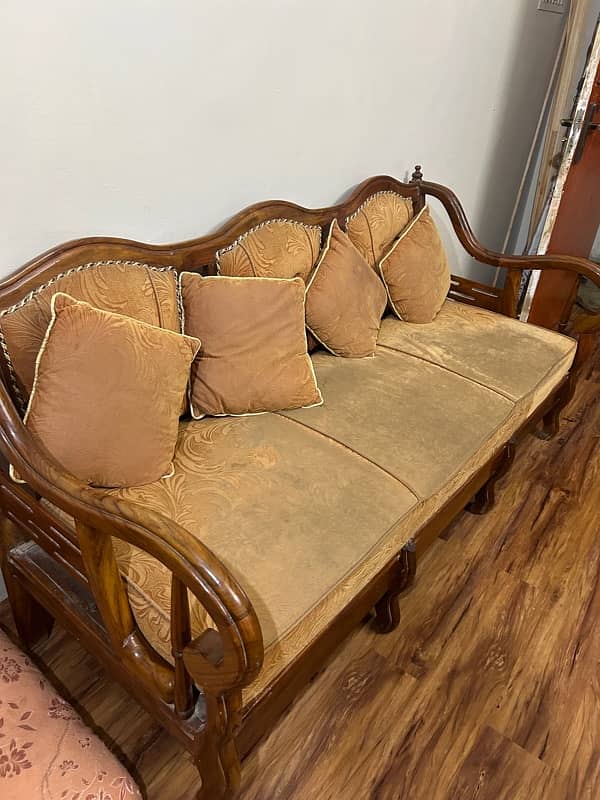 5 Seater sofa set Shesham Lakri 1