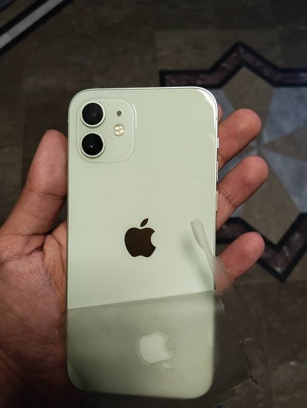 iPhone 12 green colour 0