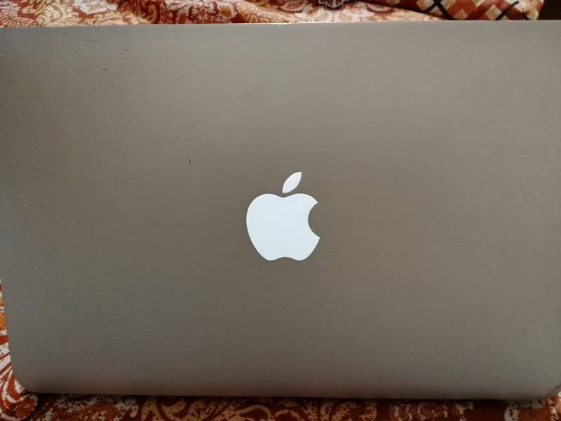 MacBook Air 11-inch Mid 2012 0