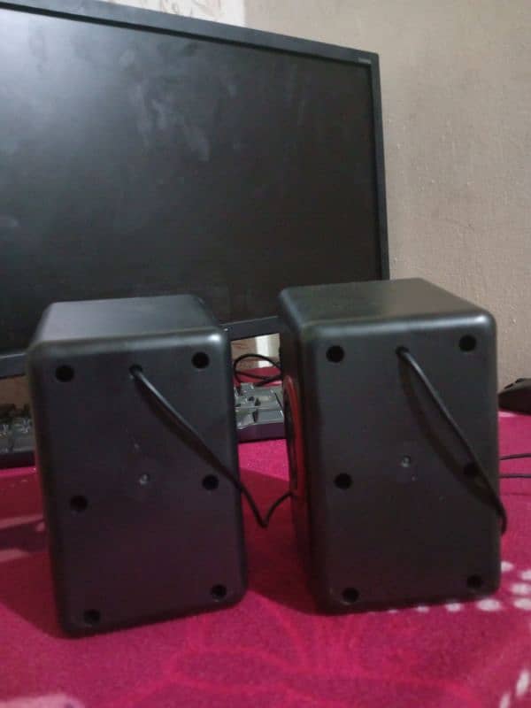 speakers 3