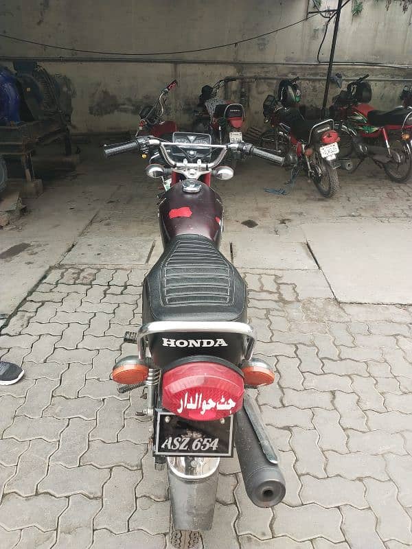 Honda 125 red 2