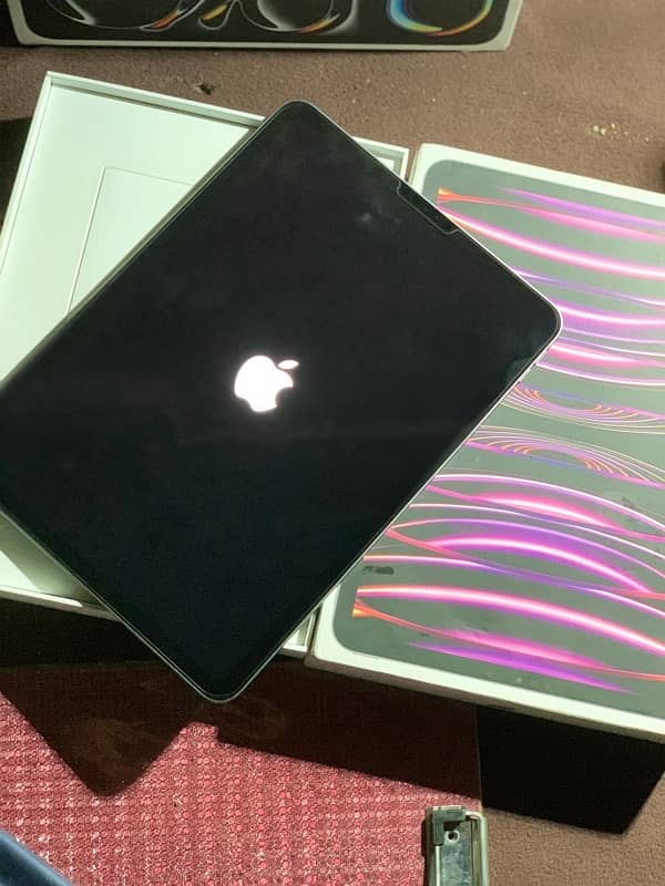 Ipad pro M2 chip 11 inch 256 GB 1