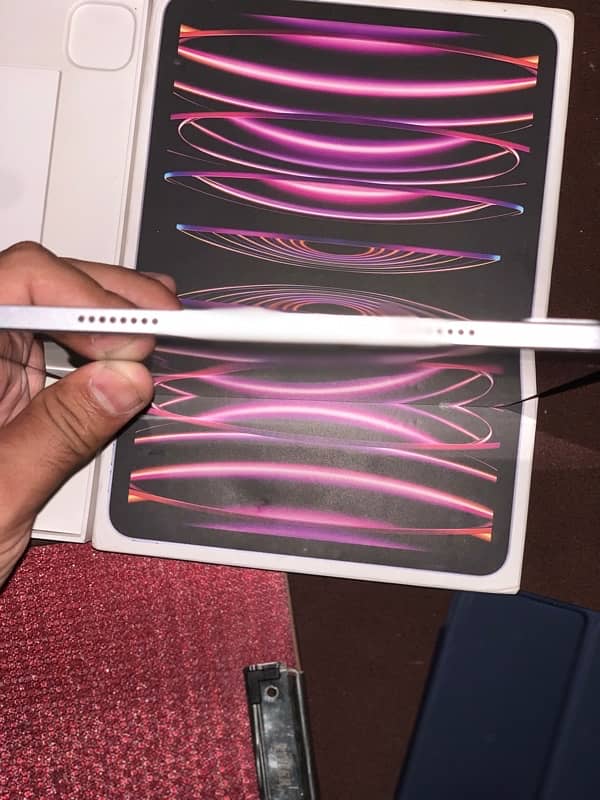 Ipad pro M2 chip 11 inch 256 GB 6