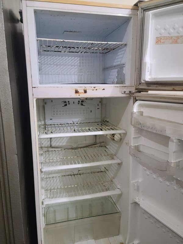 Pel Fridge With Genuine Compressor And Good Condition 2