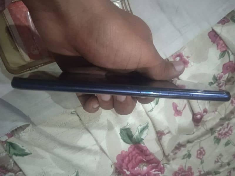 oppo f11 pro 6/128 GB pop up camera 3