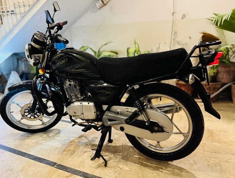 Suzuki GS 150 SE 0