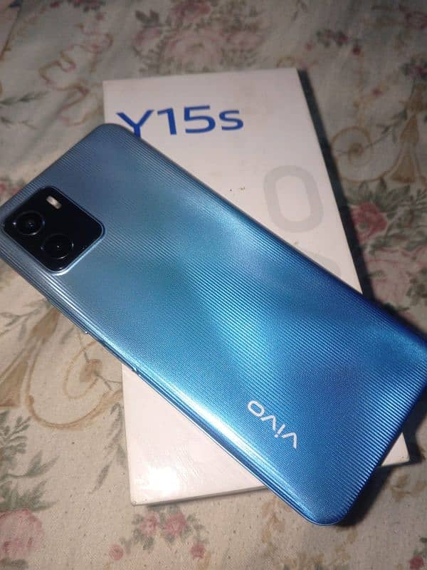 Vivo y15s 4