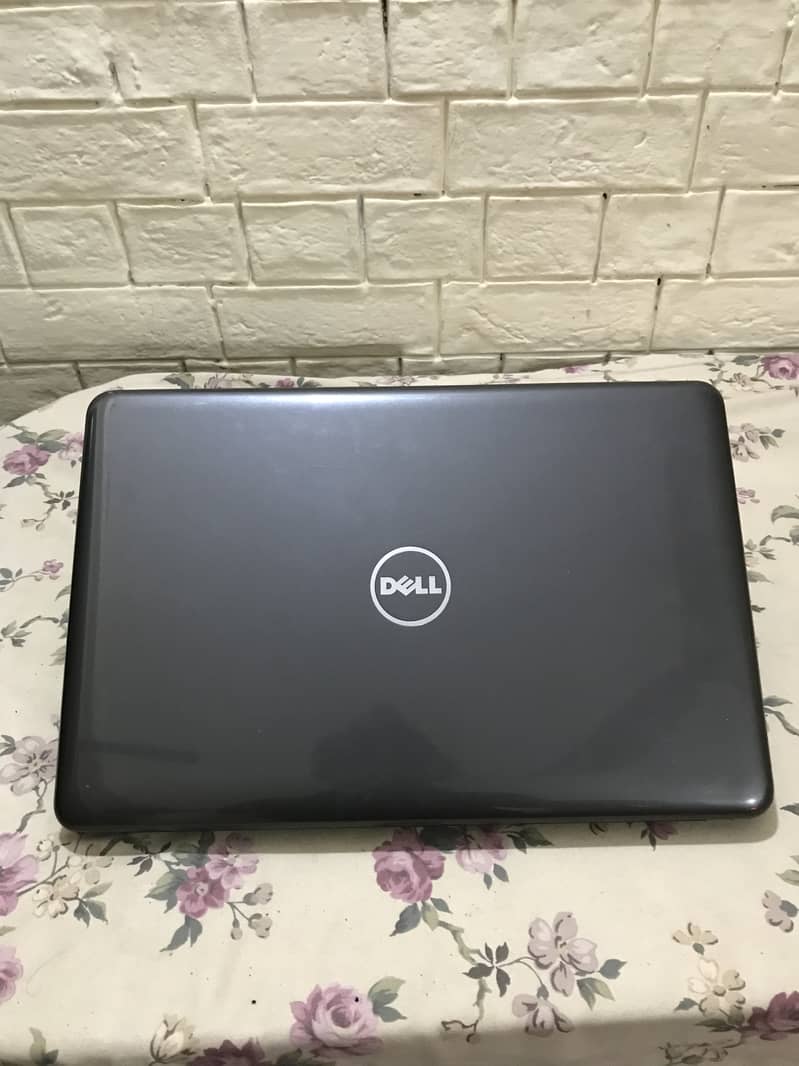 DELL INSPIRON i7 7th GEN | 4 GB AMD GPU | 16 GB RAM 2