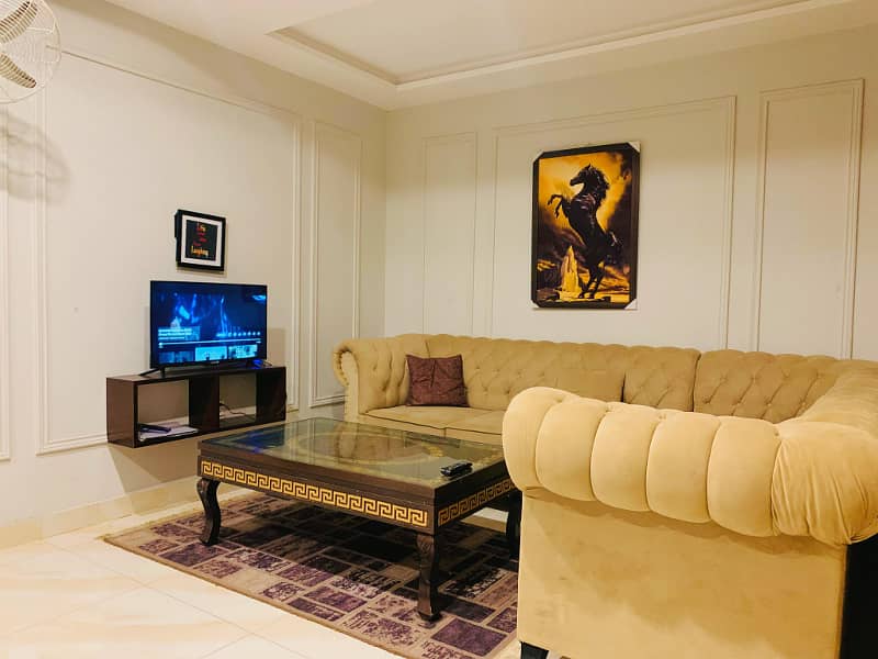 Luxury Apartment for Short Stay/full day Rent in Bahria Town Lahore 6