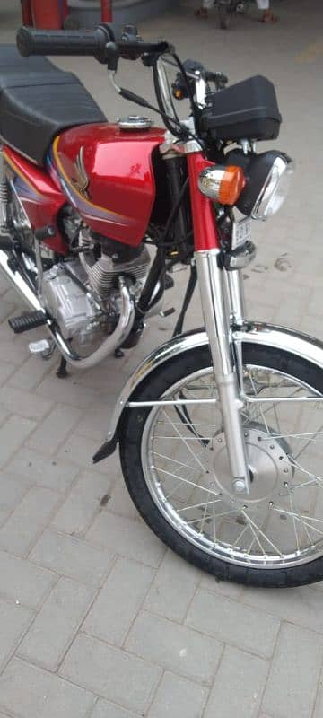 Honda CG 125 model 2011 for urgent sale My WhatsApp 03198816247 2