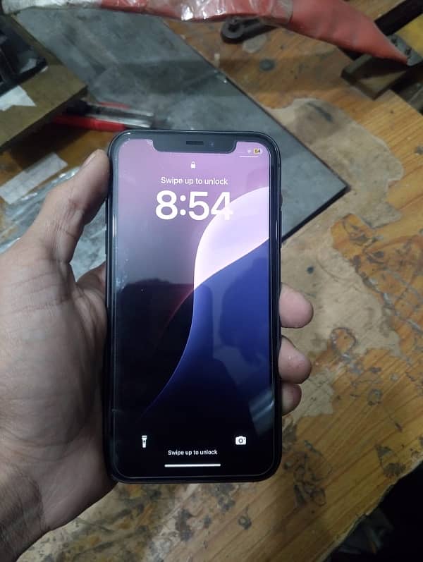 iphone 11 10/10 condition 64gb jv hai urgent sale 4