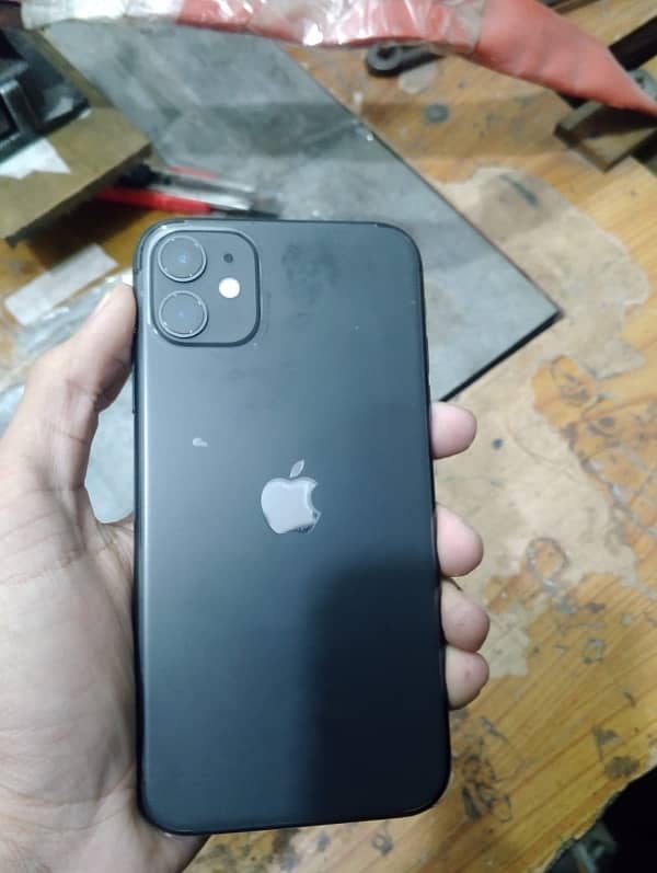 iphone 11 10/10 condition 64gb jv hai urgent sale 5