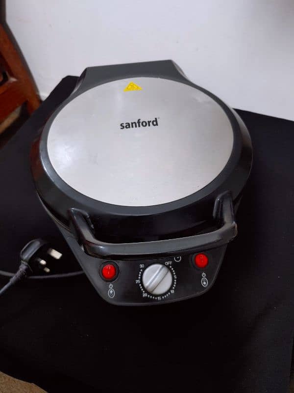 Sanford Pizza maker with Grill 7