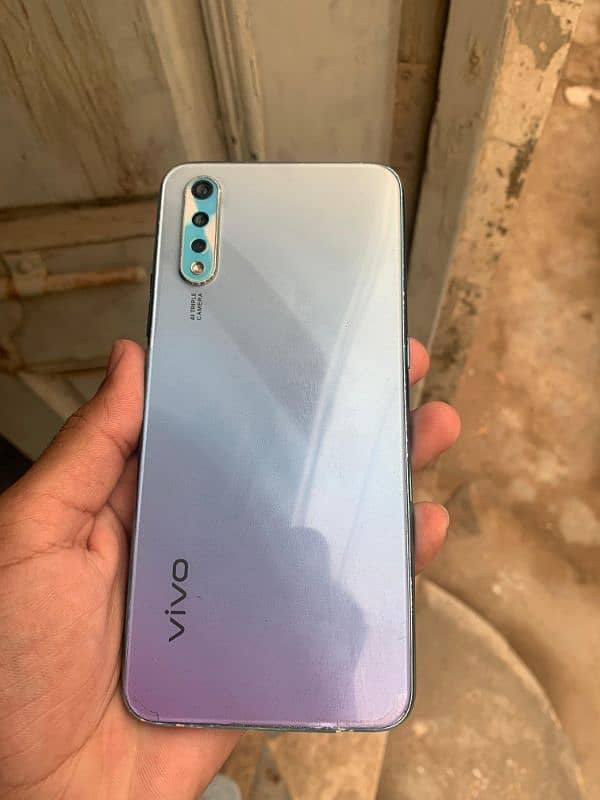 vivo s1 4/128 with box exchange possible 5