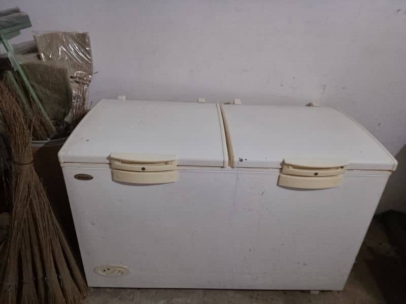 dawlance freezer lush condition urgent sale 0