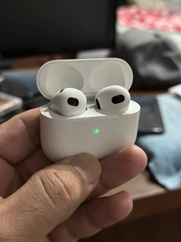 Apple AirPods 3rd Generation in very good condition 0