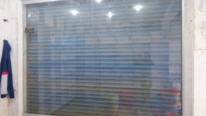 2 sheets 12 mm Glass for sale size 6×8 + 6×8 1