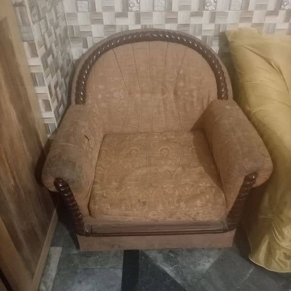 5 Seater Used Sofa on Urgent Sale 1