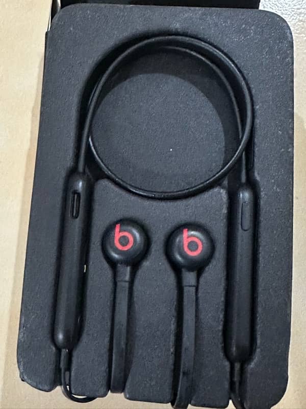 Beats Flex Wireless Earphones - Brand New 6