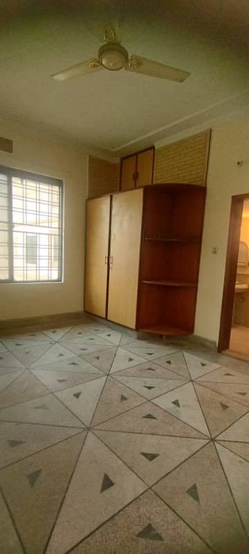 20 marla upper portion for silent office for rent 13