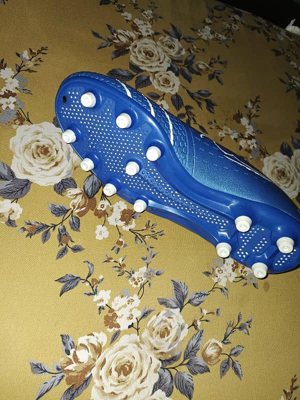 LEAMER FOOTBALL BOOTS STUDS 4