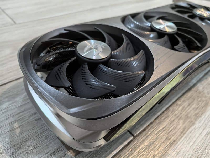 RTX 4080 super amp aero extreme 4