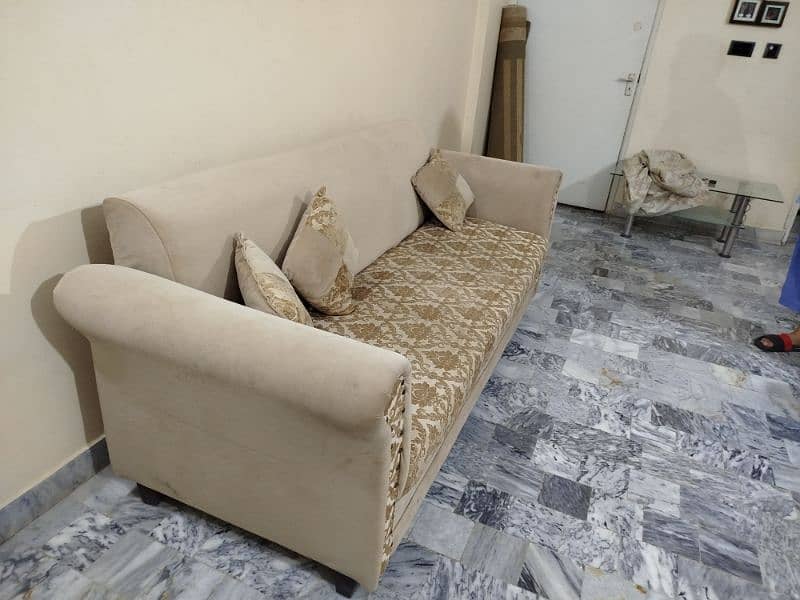 7 Seater Almost Brand New Sofa 3