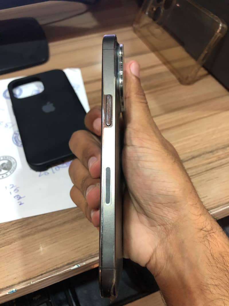 Iphone 13 Pro 512GB 10 by 10 Condition 2