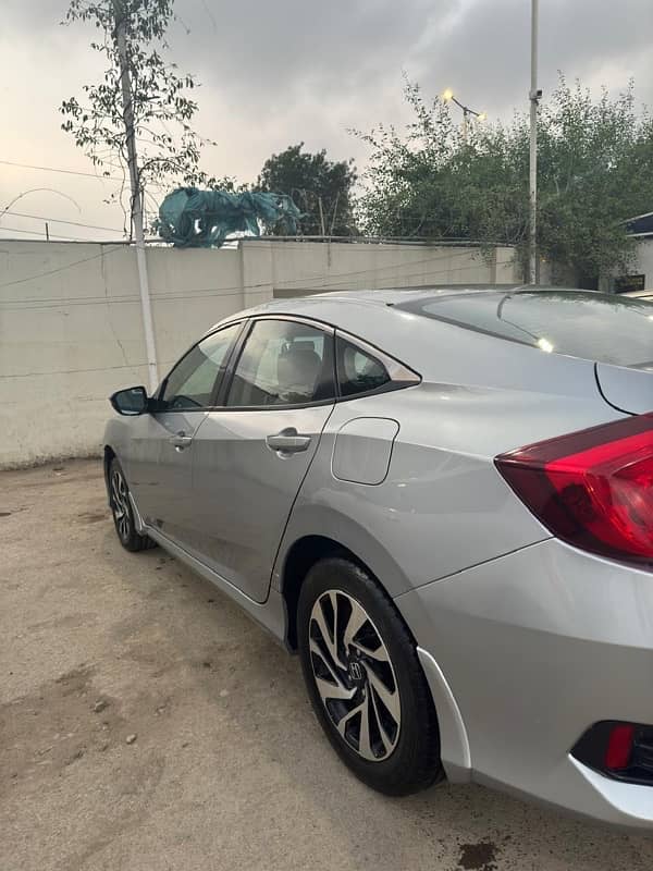 Honda Civic Oriel 2018 5