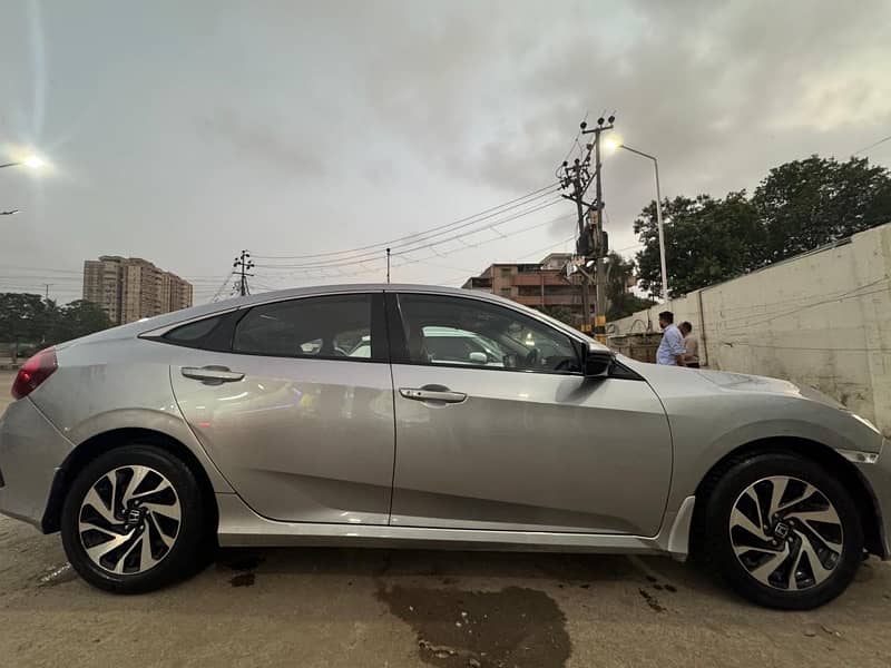 Honda Civic Oriel 2018 6