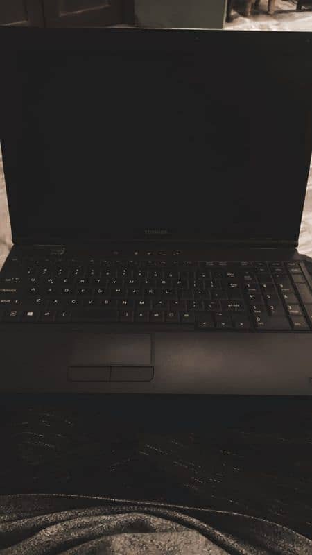 icore 5,Toshiba laptop,3rd generation,8 gb ram,storage 512,sSD 0