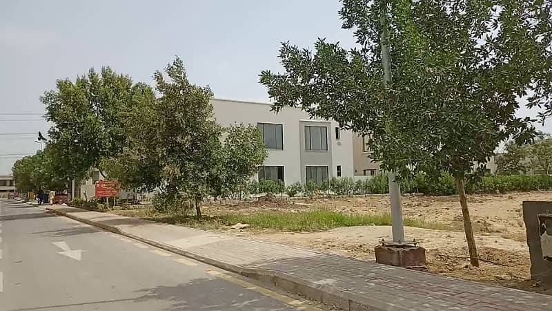 Precinct 1 Near Main Entrance of Bahria Town (Plot FOR SALE) 18