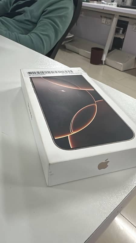 Iphone 16 Pro Max - Box Pack FU LLA -  Desert Titanium Negotiable 0