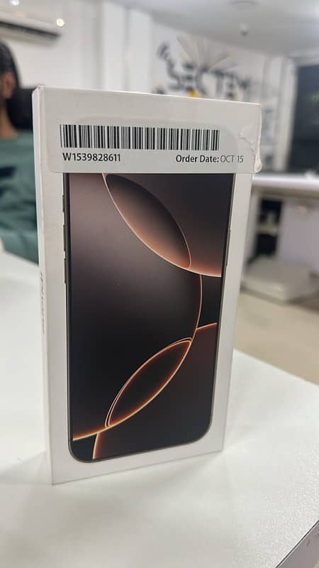 Iphone 16 Pro Max - Box Pack FU LLA -  Desert Titanium Negotiable 3