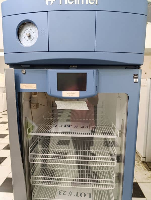 Pharmacy Refrigerator with advanced monitoring 3