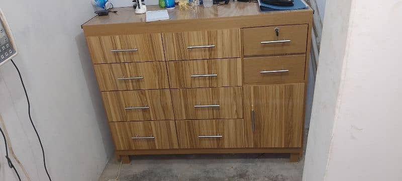 draws cabinet new condition 1