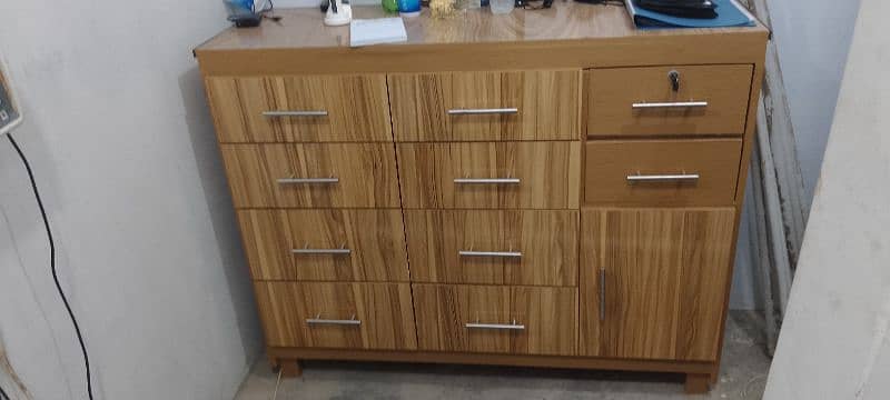 draws cabinet new condition 3