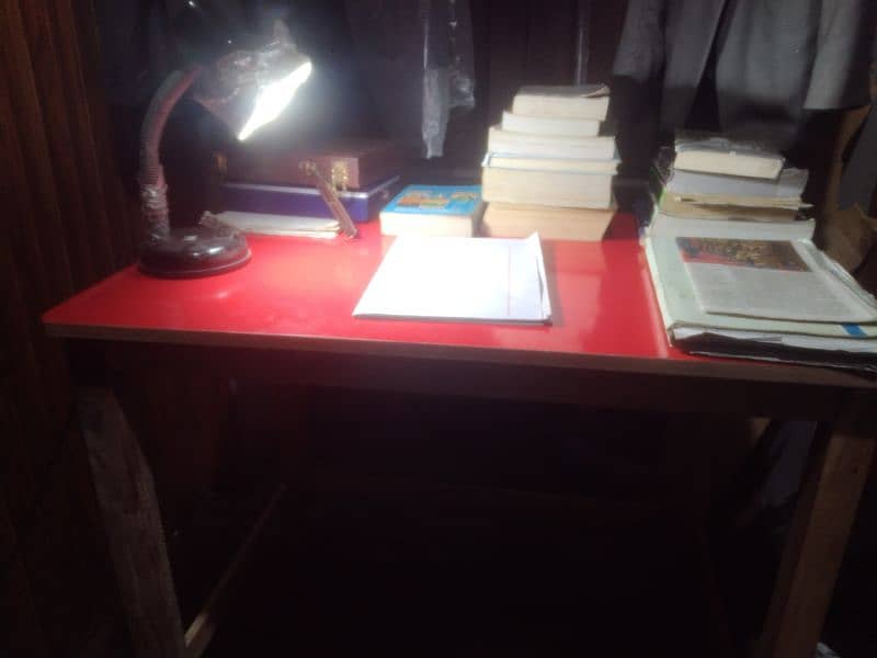 New study table for sale 0