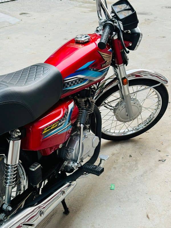 Honda 125 2024 model in neat and clean condition. 4