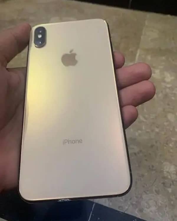 iPhone XS Max 1