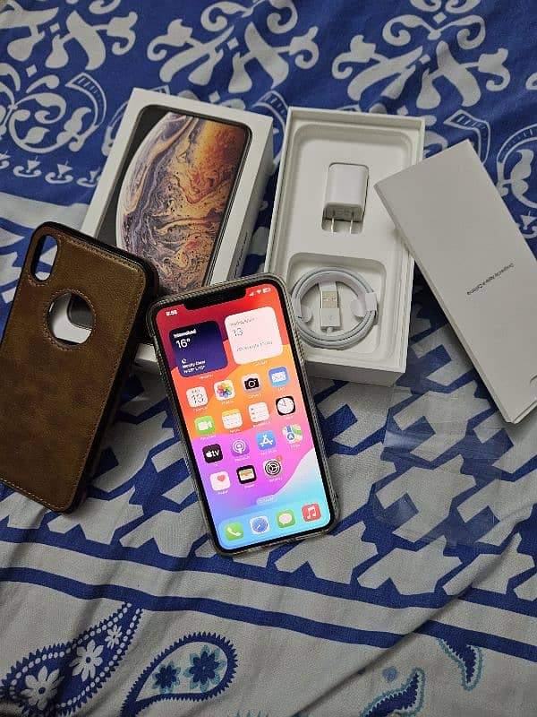 iphone xs max  256 GB pta approved 0