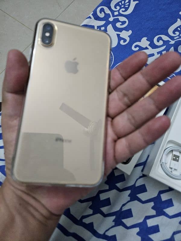 iphone xs max  256 GB pta approved 5