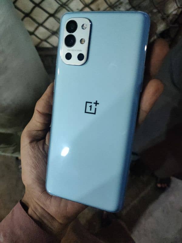 OnePlus 9R 1