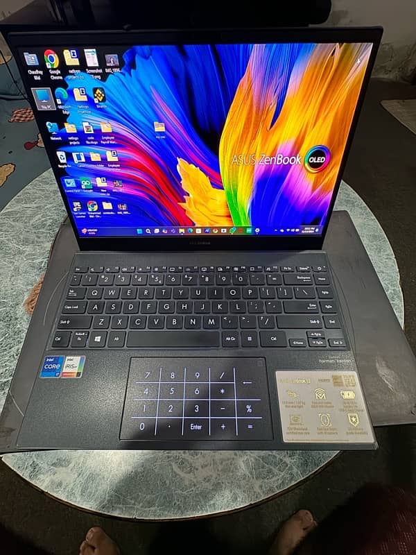 ASUS ZENBOOK 13 8