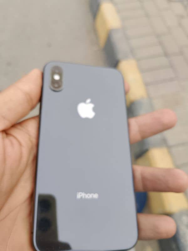 I phone X 64 GB in Jennie condition  9/10 7