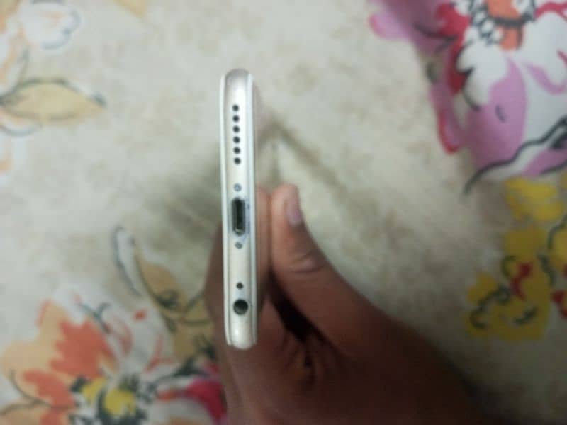 iPhone 6 03185082038 WhatsApp number 5