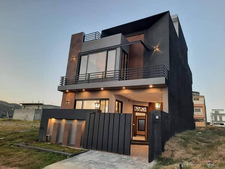 Modern Design House available for sale in MPCHS B-17 0