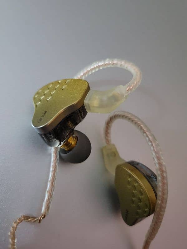 KBEAR Robin Hybrid IEM 1